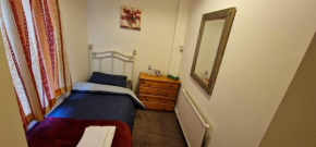 Single cosy room in Monton Village - Eccles Manchester
